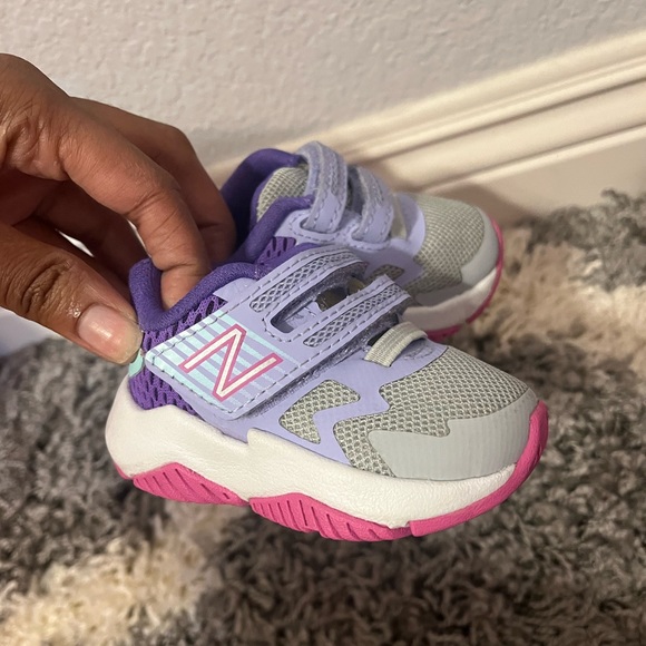 New Balance Sneakers Infant Baby Girls 2M Purple/Grey Rave Run - Picture 4 of 6